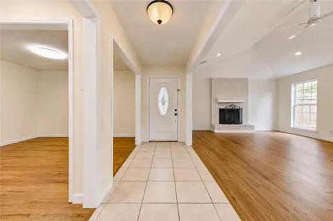 Entry Way - 25027 Barmby Dr, Spring, TX 77389 photo 2 of 3