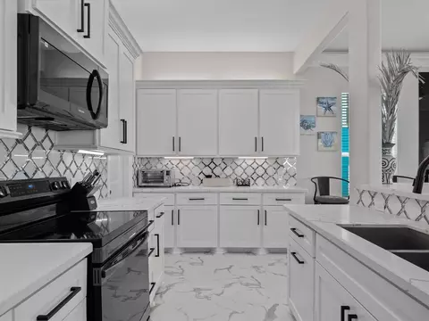 Kitchen - 1018 Seashell Dr, Surfside Beach, TX 77541 photo 3 of 5