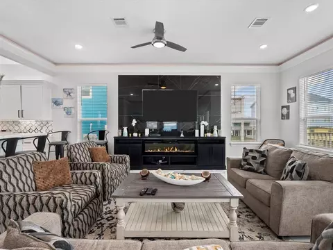 Living - 1018 Seashell Dr, Surfside Beach, TX 77541 photo 3 of 6