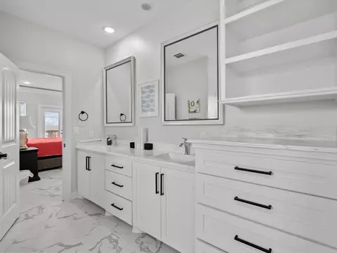 Bath - 1018 Seashell Dr, Surfside Beach, TX 77541 photo 5 of 5