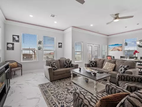 Living - 1018 Seashell Dr, Surfside Beach, TX 77541 photo 2 of 6