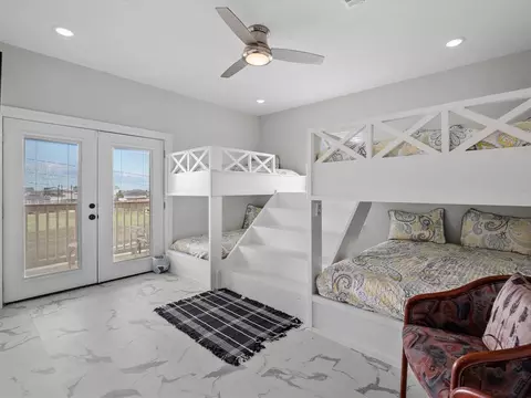 Bedroom - 1018 Seashell Dr, Surfside Beach, TX 77541 photo 3 of 5