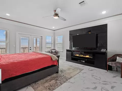 Bedroom - 1018 Seashell Dr, Surfside Beach, TX 77541 photo 4 of 5