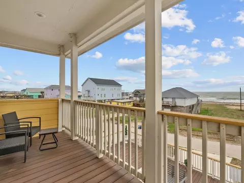 Exterior - 1018 Seashell Dr, Surfside Beach, TX 77541 photo 2 of 4