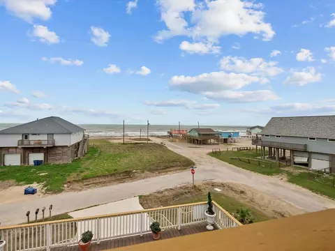 View/Area - 1018 Seashell Dr, Surfside Beach, TX 77541 photo 5 of 7