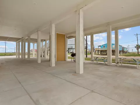 Exterior - 1018 Seashell Dr, Surfside Beach, TX 77541 photo 4 of 4