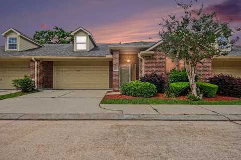 1531 Village Townhome Dr, Pasadena, TX 77504