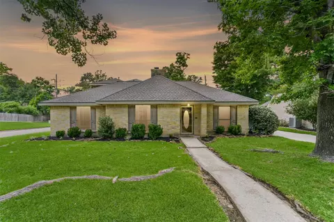 3703 Brook Shadow Dr, Kingwood, TX 77345