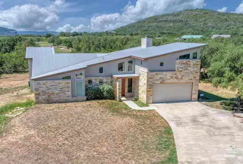 51 Starry Night, Concan, TX 78838