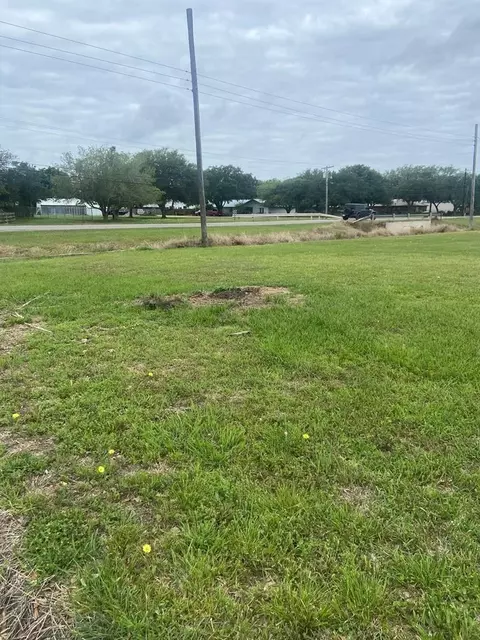 3801 Heatherglen St, Bay City, TX 77414