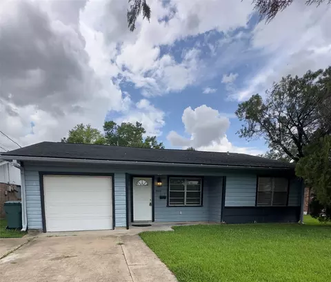 3414 Elinor St, Beaumont, TX 77705