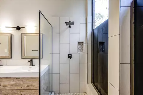 Bath - 530 Enchanted Ln, Spring, TX 77388 photo 6 of 6