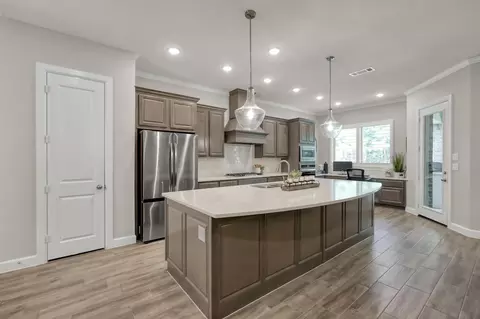 Kitchen - 334 Torrey Bloom Loop, Conroe, TX 77304 photo 2 of 3