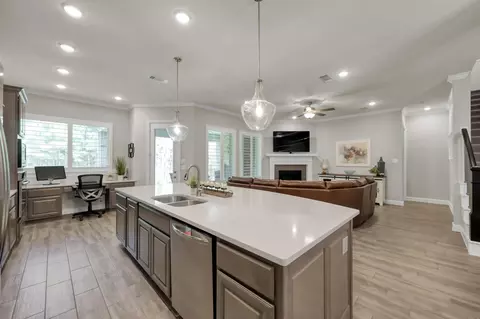 Kitchen - 334 Torrey Bloom Loop, Conroe, TX 77304 photo 3 of 3