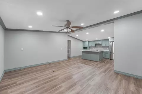 Living - 110 Robin St, Shepherd, TX 77371 photo 2 of 3