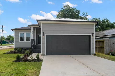 10301 Ashville Dr, Houston, TX 77051