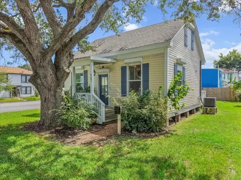 4201 Avenue R, Galveston, TX 77550