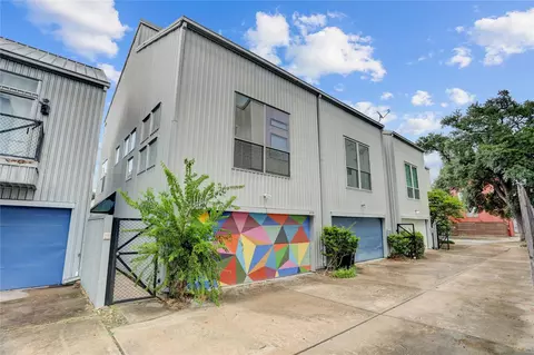 2720 Chenevert St, Houston, TX 77004