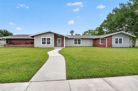 3 20th Ave N, Texas City, TX 77590