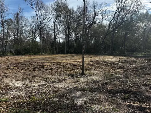 216 Pecan Loop Dr, Baytown, TX 77523