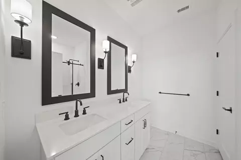 Bath - 7730 Jade Crest Dr, Angleton, TX 77515 photo 1 of 9