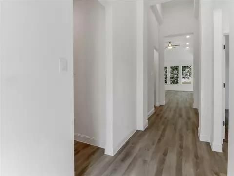 Entry Way - 612 Evans St, Angleton, TX 77515 photo 1 of 4
