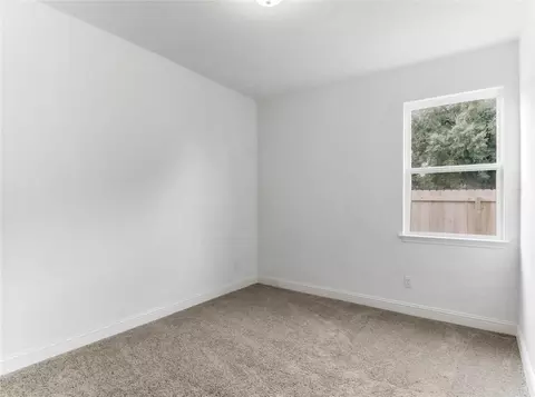 Bedroom - 612 Evans St, Angleton, TX 77515 photo 8 of 9