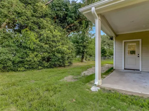 Exterior - 612 Evans St, Angleton, TX 77515 photo 6 of 6