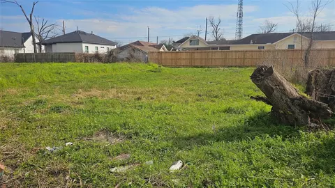 3208 Jewel St, Houston, TX 77026