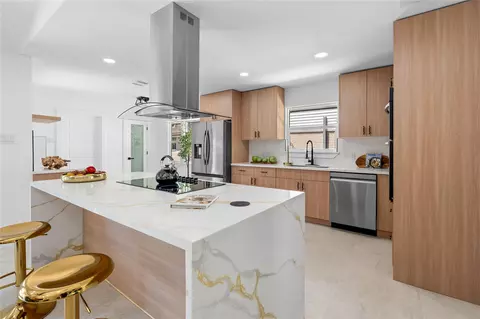 5751 Jason St, Houston, TX 77096