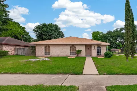 7102 Cerca Ct, Houston, TX 77086