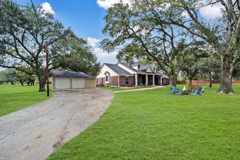 19407 Pine Tree Ln, Waller, TX 77484