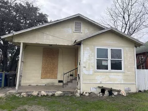 706 Gulf, San Antonio, TX 78202