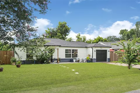 2219 Silverbonnet St, Houston, TX 77055