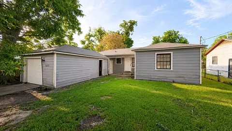 7417 W Knoll St, Houston, TX 77028