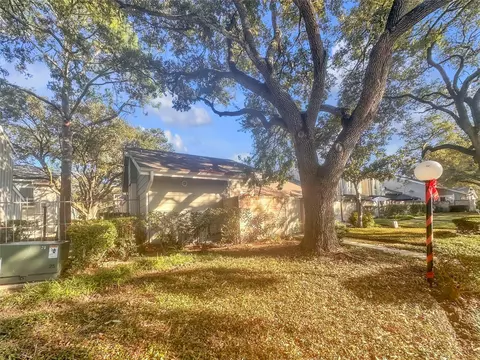7059 Greenway Chase St, Houston, TX 77072