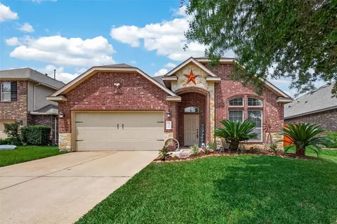 106 Bogey Cir, La Porte, TX 77571