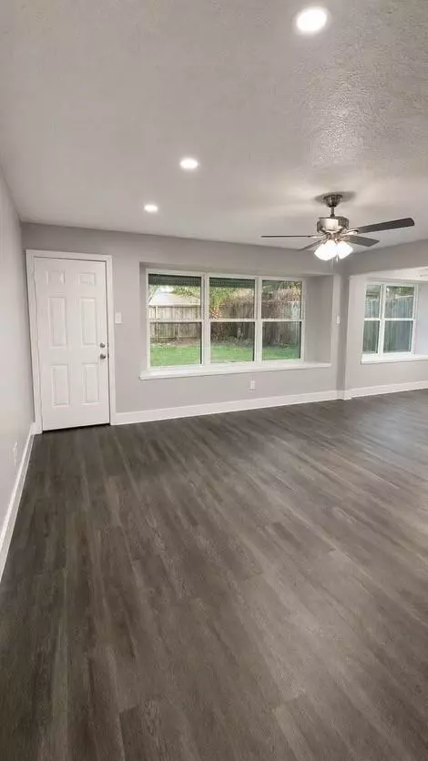 Living - 4522 Rosegate Dr, Spring, TX 77373 photo 2 of 5