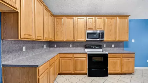 Kitchen - 24019 Surreygate Dr, Spring, TX 77373 photo 1 of 2