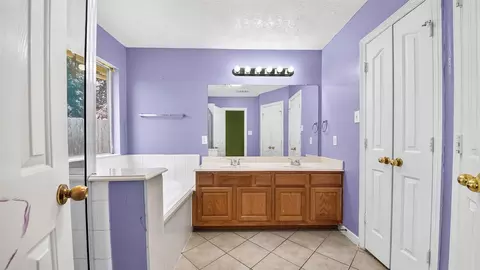 Bath - 24019 Surreygate Dr, Spring, TX 77373 photo 1 of 2