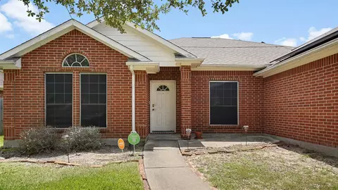 Exterior - 24019 Surreygate Dr, Spring, TX 77373 photo 2 of 6