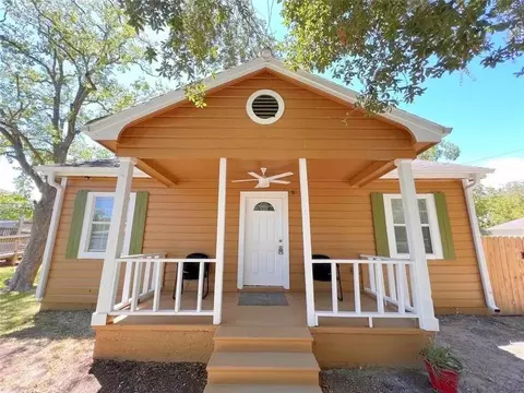 113 N Pecan Dr, Texas City, TX 77591
