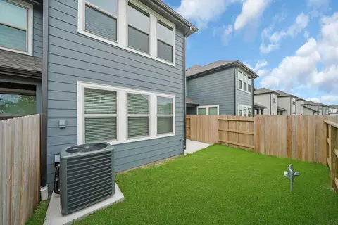 Exterior - 5606 Hyde Park Dr, Pasadena, TX 77505 photo 4 of 4