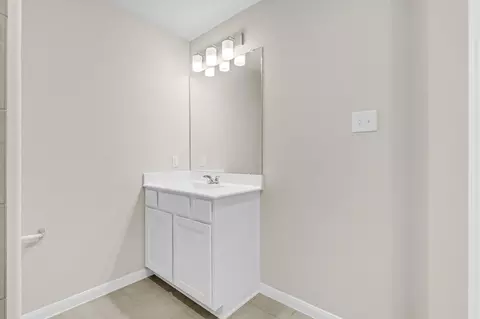 Bath - 5606 Hyde Park Dr, Pasadena, TX 77505 photo 5 of 5