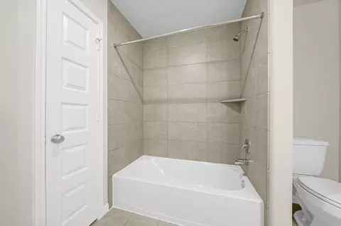 Bath - 5606 Hyde Park Dr, Pasadena, TX 77505 photo 4 of 5
