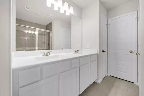 Bath - 5606 Hyde Park Dr, Pasadena, TX 77505 photo 3 of 5