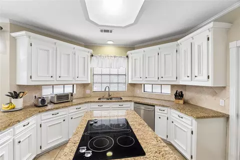 Kitchen - 5823 Ashmere Ln, Spring, TX 77379 photo 2 of 2