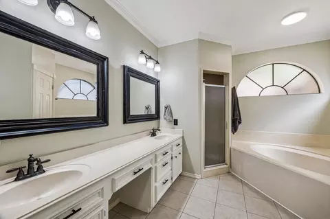 Bath - 5823 Ashmere Ln, Spring, TX 77379 photo 1 of 4