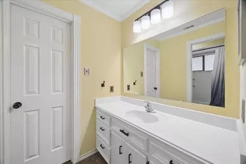 Bath - 5823 Ashmere Ln, Spring, TX 77379 photo 4 of 4
