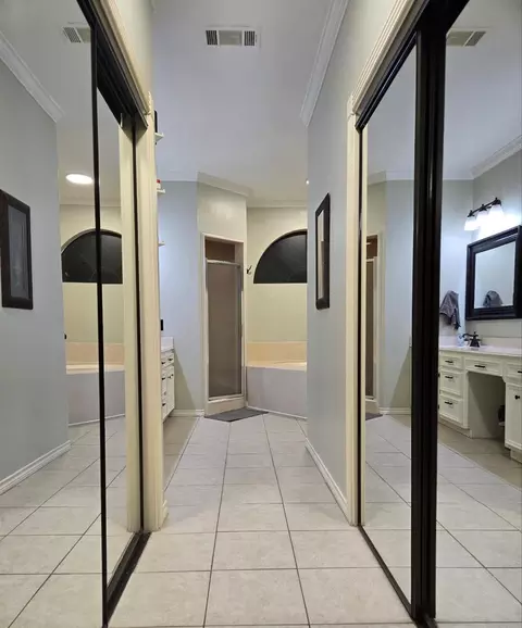 Entry Way - 5823 Ashmere Ln, Spring, TX 77379 photo 6 of 6